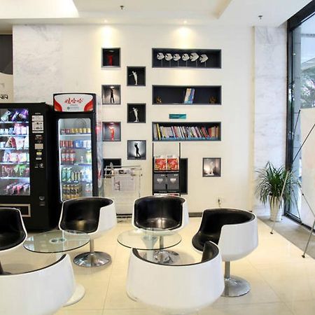 City Comfort Inn Liuzhou North Railway Station Branch Экстерьер фото